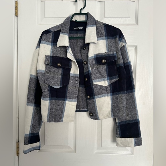 NWOT Blue Cropped Plaid Shacket - Picture 4 of 9